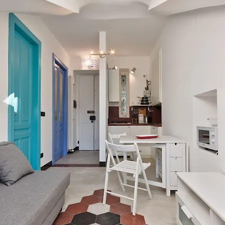 Cit Cozy Penthouse Apartment Turin