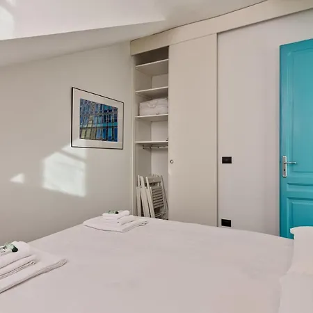 Apartment Cit Cozy Penthouse Turin